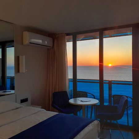 Only Front Sea View, No Side View, Wonderful Panorama, High Floor, Location Guarantee Aparthotel Batumi Exterior photo