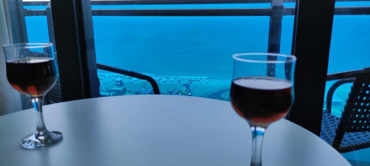 Only Front Sea View, No Side View, Wonderful Panorama, High Floor, Location Guarantee Aparthotel Batumi Exterior photo