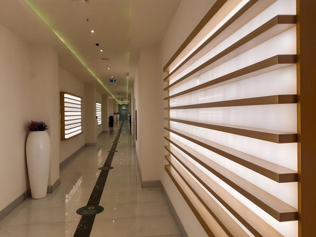 Only Front Sea View, No Side View, Wonderful Panorama, High Floor, Location Guarantee Aparthotel Batumi Exterior photo